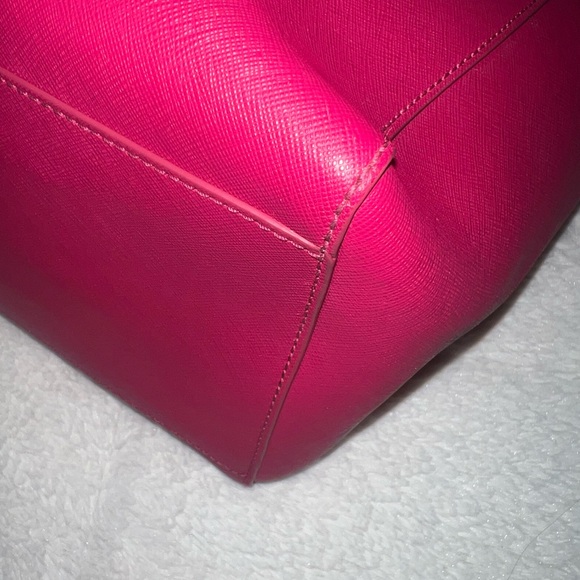 Tory Burch pink saffiano leather tote!π©· - Picture 11 of 17